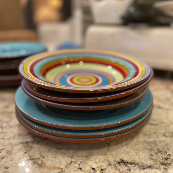 Unique eclectic pottery dinnerware set. - Picture 3 of 6